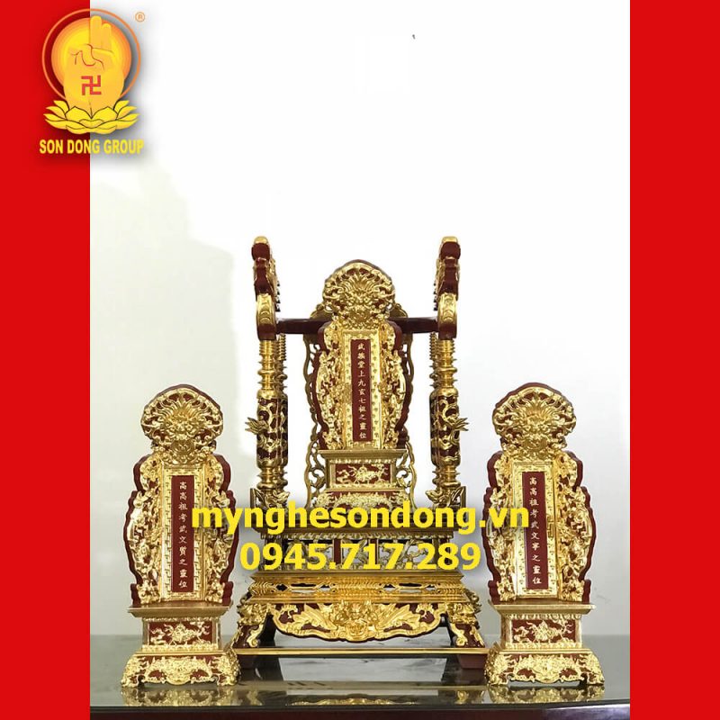 Ngai và bài vị thờ gia tiên